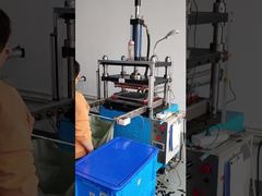 Makineyle damgalama, manuel işlemin yerini alarak çapakları giderir, daha rahat ve hızlı hale getirir.